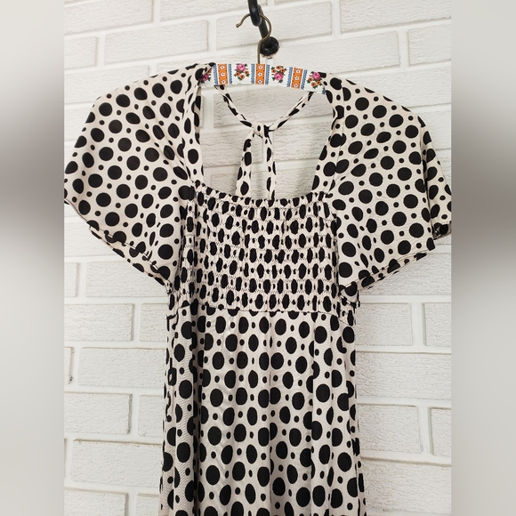 Adorable 70s polkerdot dress with flutter sleeves - Picture 2 of 7